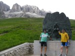 Passo Pordoi, Denkmal für Fausto Coppi (il Campionissimo)